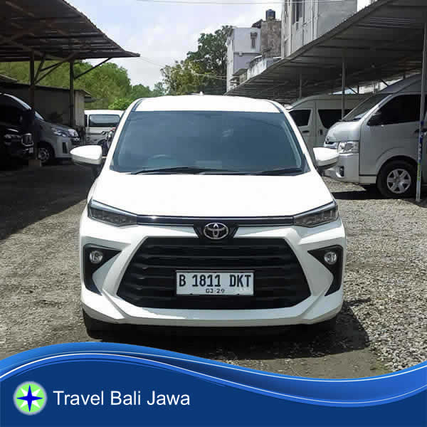 Tampak Depan Toyota Avanza Carter Mobil Jakarta Blitar Jawa Timur.