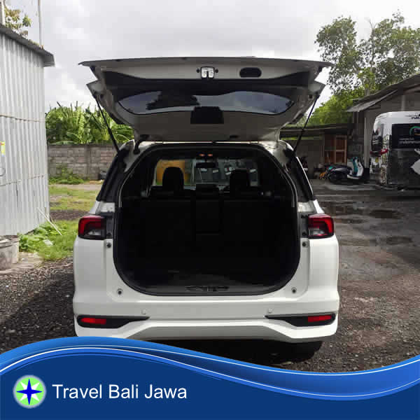 Ruang Bagasi Toyota Avanza Carter Mobil Jakarta Blitar Jawa Timur.