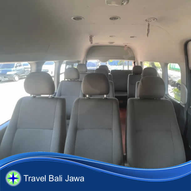Kabin Toyota Hiace Travel Jakarta Blitar Jawa Timur.