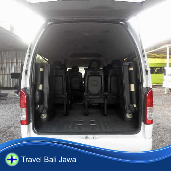 Ruang Bagasi Toyota Hiace Carter Mobil Jakarta Blitar Jawa Timur.