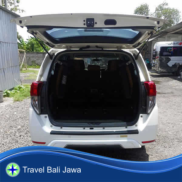 Ruang Bagasi Toyota Innova Carter Mobil Jakarta Blitar Jawa Timur.